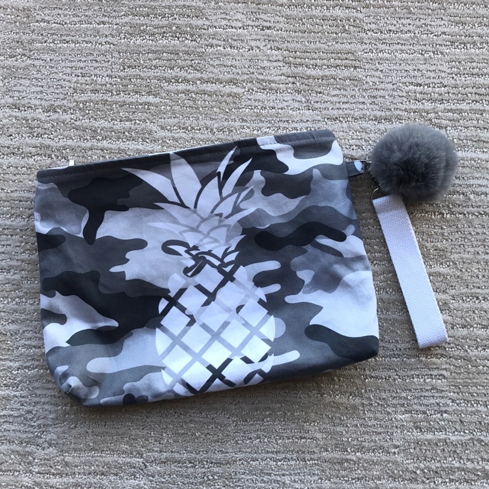 Camouflage pineapple clutch - Picture 1 of 4
